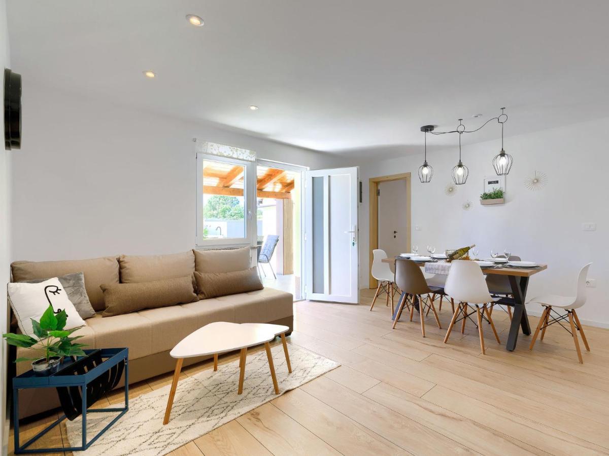 Holiday Home Laura By Interhome Pula Zewnętrze zdjęcie